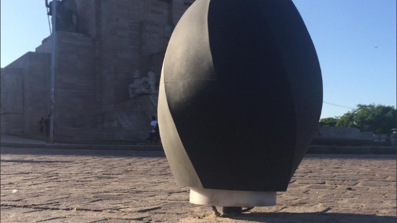 El concejal indicó que los bolardos representan un peligro para los transeúntes.