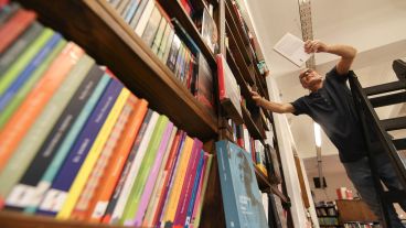 En el comunicado, libreros destacan a la lectura como "actividad esencial para poder atravesar en mejores condiciones esta etapa de cuarentena" como así también facilitar el acceso a textos académicos.