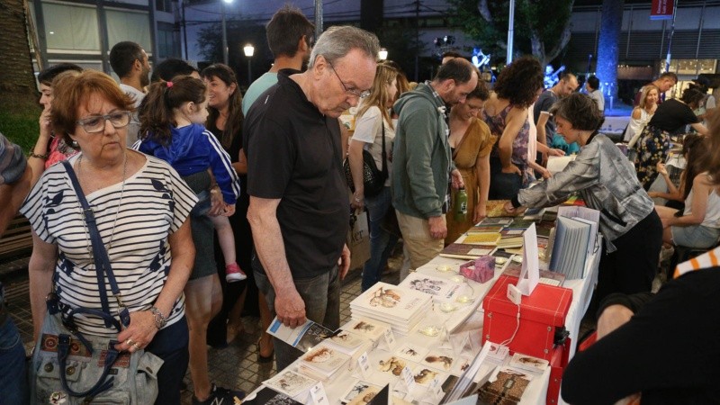 Otra buena respuesta de los rosarinos al encuentro con los libros.