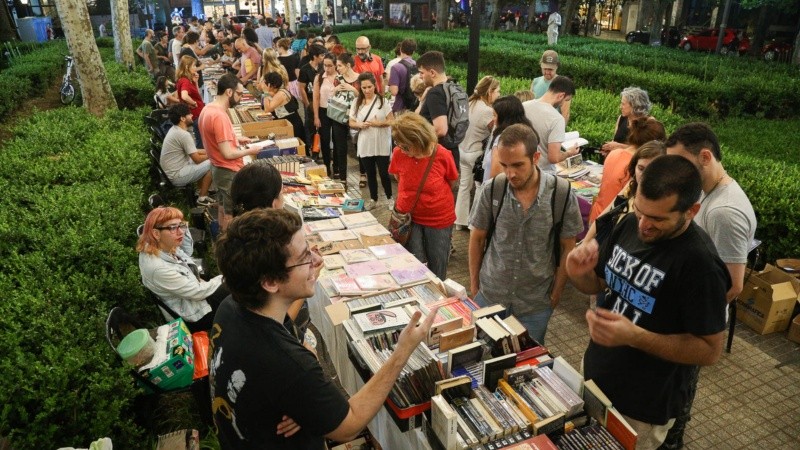 Otra buena respuesta de los rosarinos al encuentro con los libros.