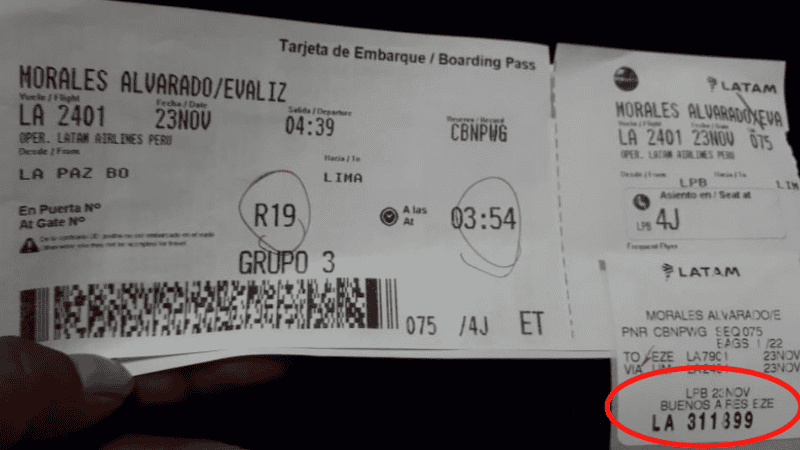 El ticket de Morales con destino final del viaje al aeropuerto de Ezeiza.