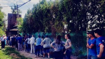 Hasta empleados de la firma Hipergás se sumaron a los polémicos comicios.