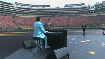 Fito abrió su tema desde el piano y lo siguieron todos.