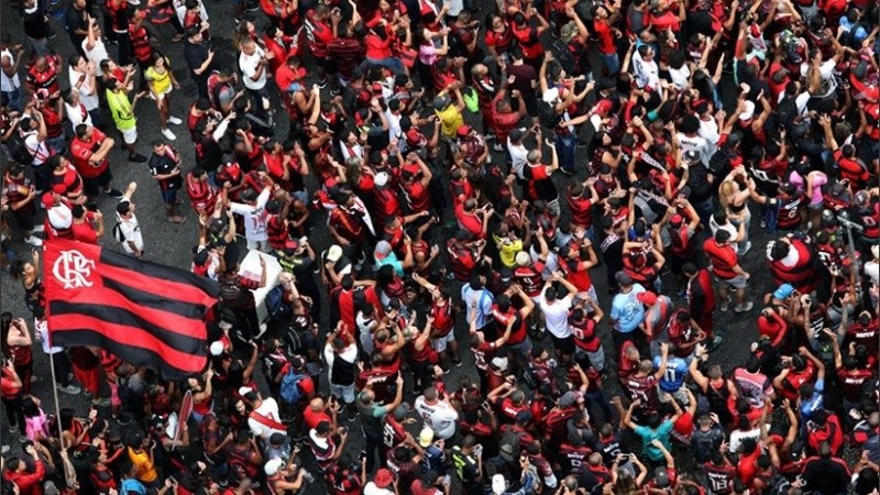Los hinchas del equipo brasileño salieron a las calles de Río.
