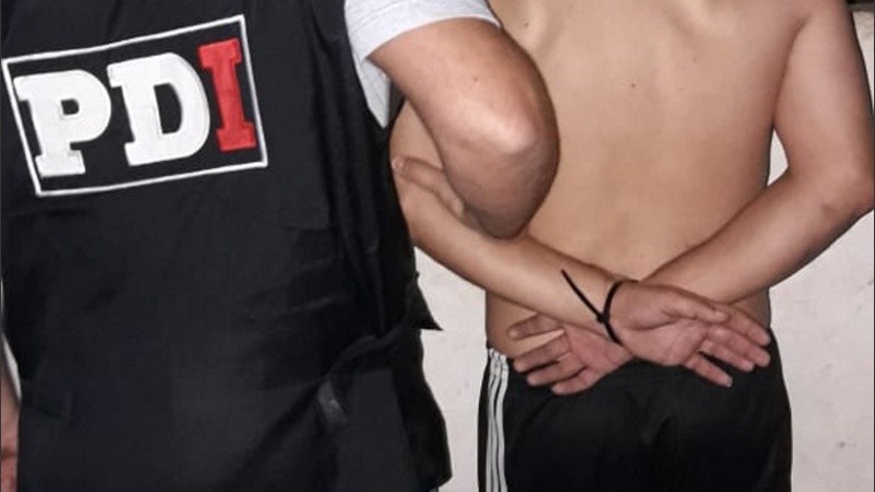 El sospechoso fue detenido en Villa Gobernador Gálvez. 