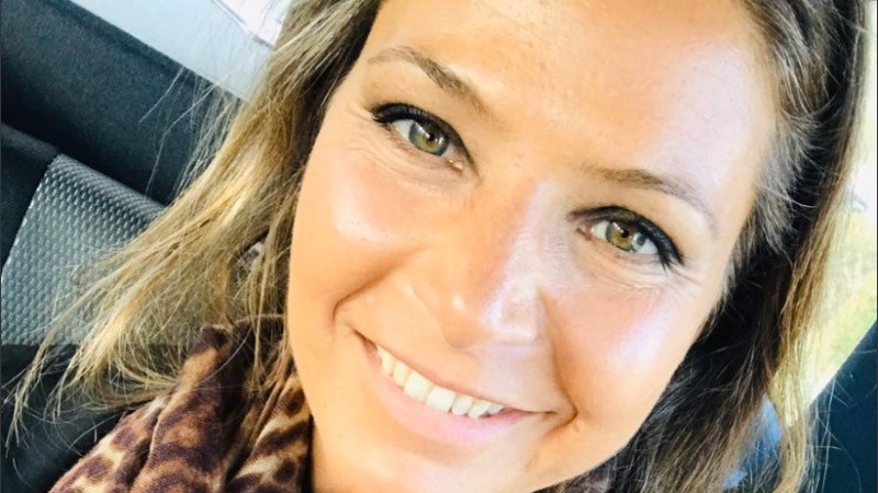 Cecilia tiene 46 años y hace joyas.