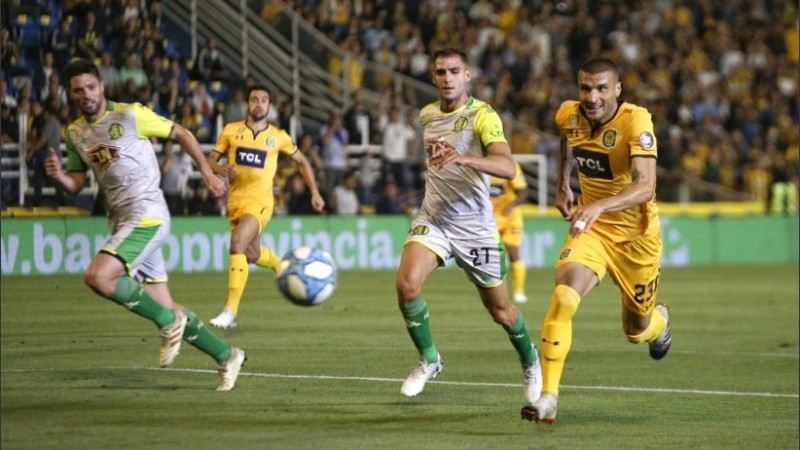 Ribas encara en un comienzo donde Central era un poco mejor.