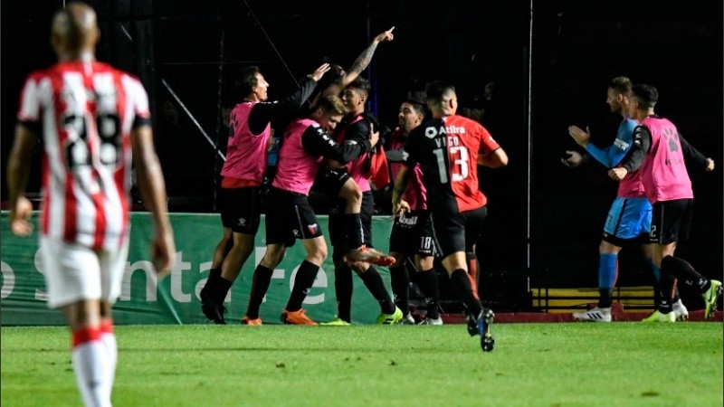 En el Cementerio de los Elefantes celebró el local.