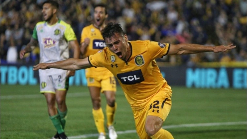 Almada se desahoga. Había fallado antes del gol de Aldosivi.