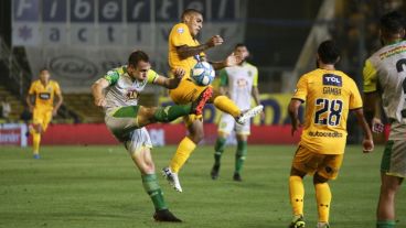 Hasta que Central se impuso, el encuentro fue parejo y entretenido.