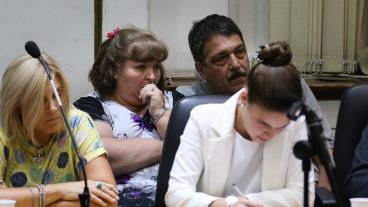 Al fondo, Michl y Strumia escucharon el nuevo fallo.