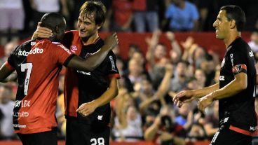 Bíttolo asistió a Leal y el portugués definió perfecto para el 2 a 0.