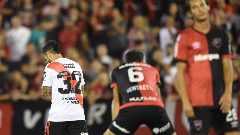 Scocco juega en River, pero desea cerrar su carrera en Newell's.