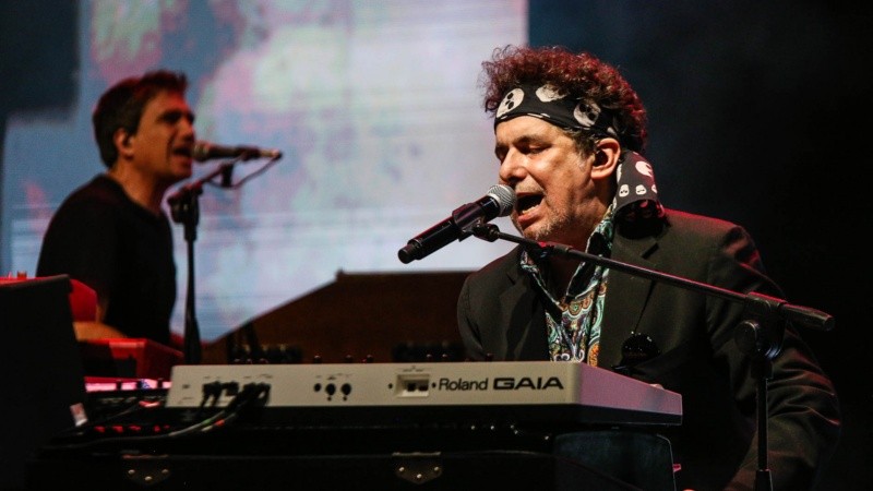 Calamaro tocó en la ciudad ante un anfiteatro repleto.