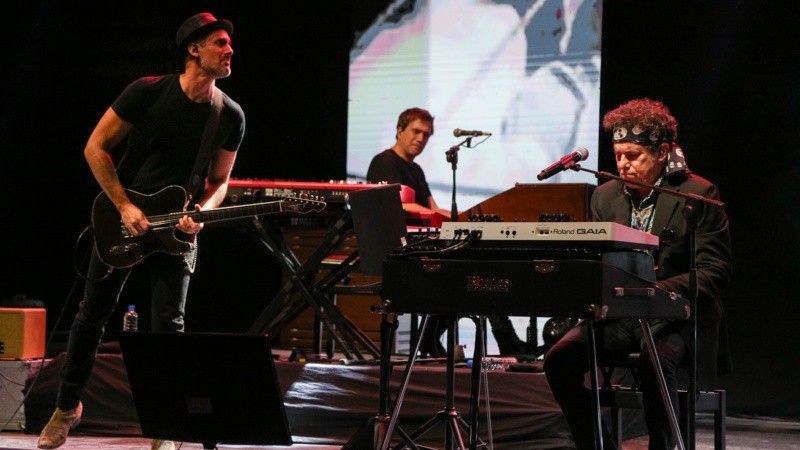 Calamaro tocó en la ciudad ante un anfiteatro repleto.