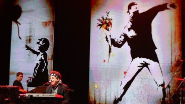 Calamaro tocó en la ciudad ante un anfiteatro repleto.