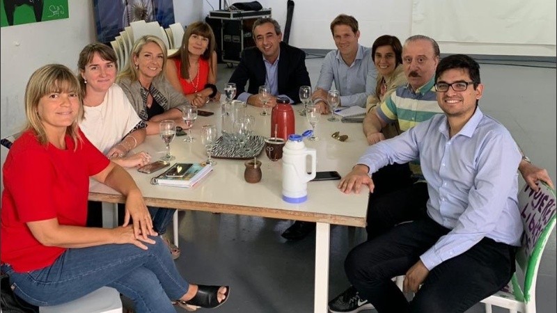 Schmuck publicó foto de la reunión con Javkin.