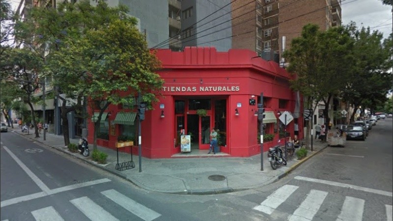 Los maleantes también le sustrajeron el celular a una clienta.