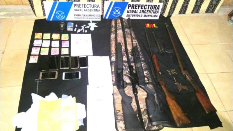 Los elementos incautados en los operativos.