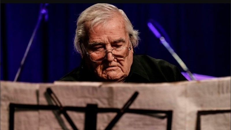 El Cholo Montironi se presenta por primera vez en la esquina rosarina que lleva su nombre.