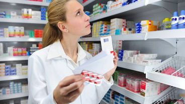 "La farmacia es un lugar que colecta información sanitaria que se puede volcar al resto de los actores de la atención médica", dijo Santa Cruz.