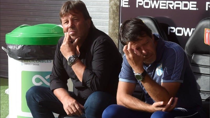 El Ruso, en el banco de la cancha de Estudiantes, en la última presentación.