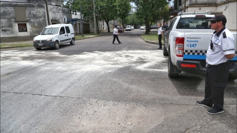 Caos de tránsito por el derrame de aceite.