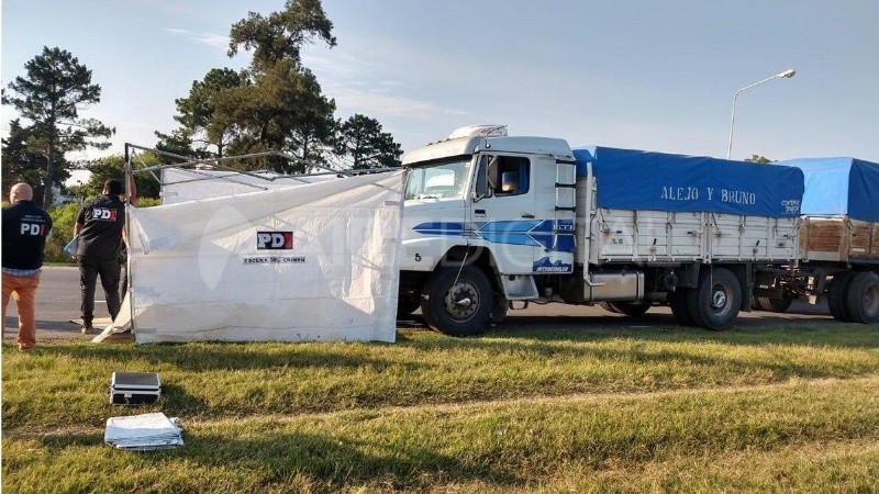 La escena del accidente fatal en la autopista. 