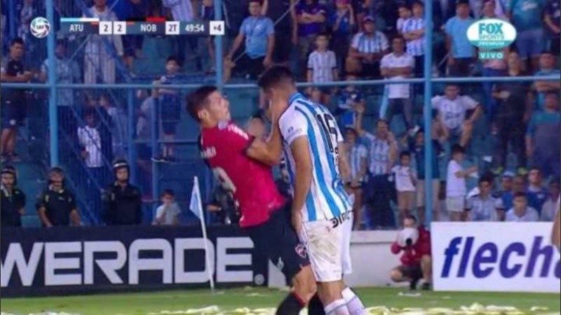 Cabral y Salinas, en el momento boxístico de la noche.