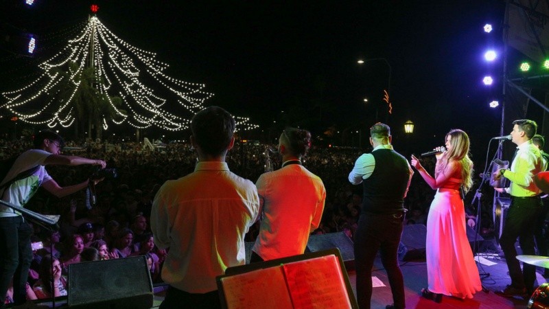 Hubo espectáculos de acceso libre y gratuito en Pellegrini y Oroño.