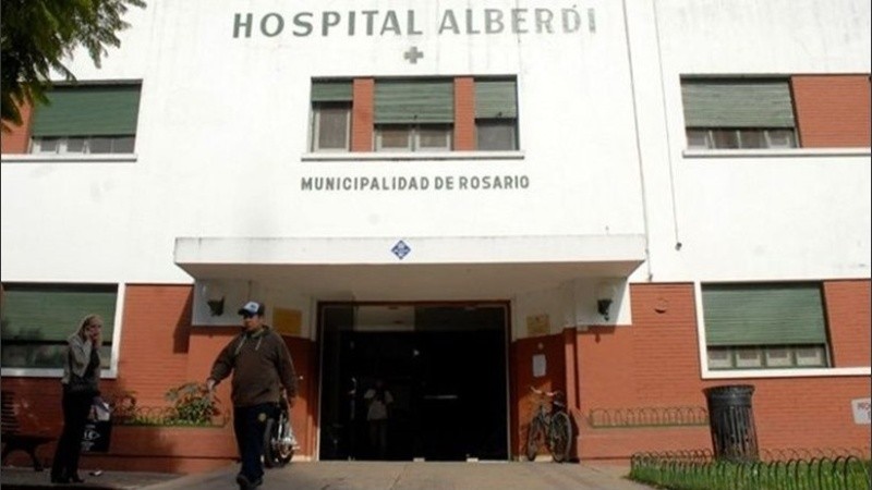 El hombre fue trasladado al hospital Alberdi, donde diagnosticaron su fallecimiento.