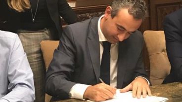 Javkin asumirá este martes con una ceremonia a la mañana y la jura por la tarde en el Concejo.