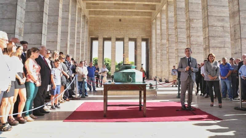 En su discurso, Javkin recordó a su madre, que murió hace poco. 