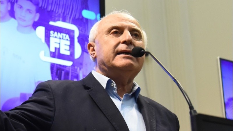 El gobernador se despidió de los seguidores en las redes sociales.