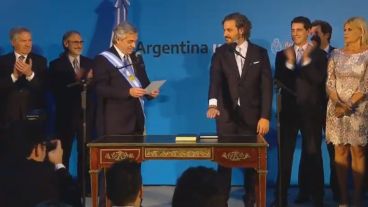 La jura de los ministros fue encabezada por el presidente este martes.