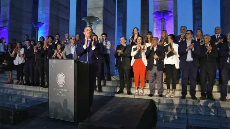 Javkin brindó un discurso frente al río.