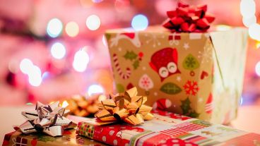 La empresa está agradecida con los empleados y decidió premiarlos.