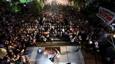 El acto de jura de los ministros de Perotti.