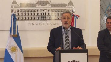 El flamante ministro de Seguridad, Marcelo Saín, en conferencia de prensa.