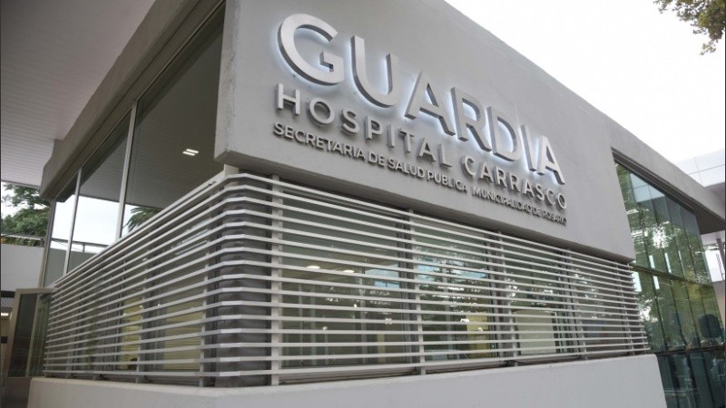 El hombre baleado murió en el hospital Carrasco. 