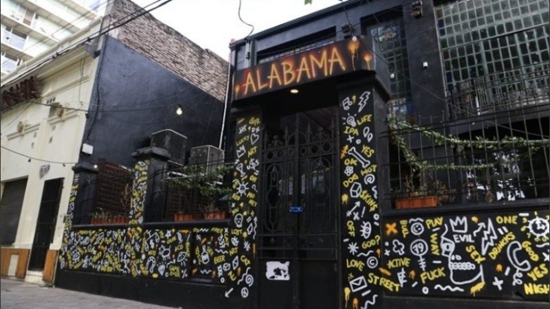 El bar está ubicado en Pichincha 12 bis. 