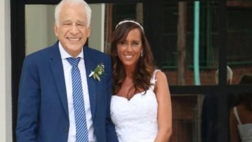 El doctor contrajo matrimonio con su novia Estefanía Pasquini .