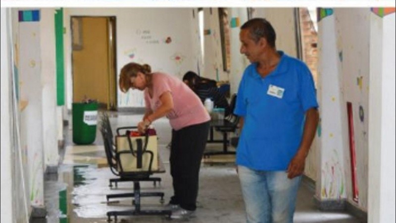 Instalaciones del Hospital Alassia resultaron inundadas tras el temporal.