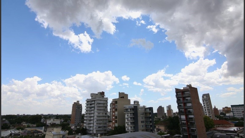 Cielo con nubes este miércoles en Rosario