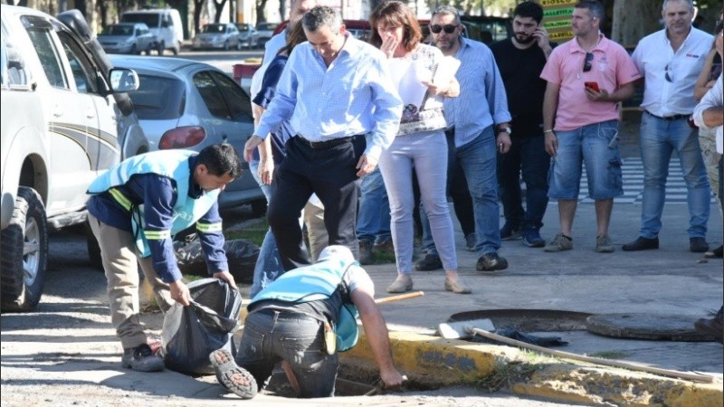 Javkin supervisó tareas de limpieza.