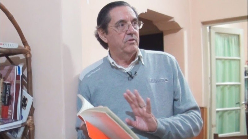 El padrea Daniel Siñeriz es columnista del programa Radiópolis. 