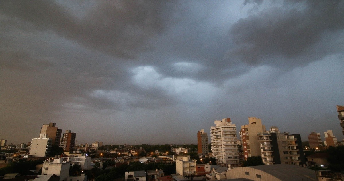 Hay alerta: tormenta fuerte de agua y viento a pasos del verano | Rosario3