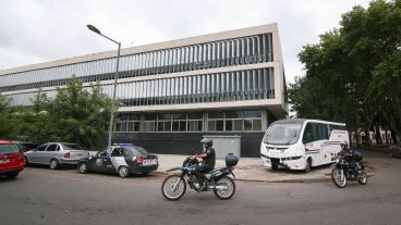 Dos agentes del Servicio Penitenciario fueron detenidos y un tercero, demorado.