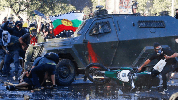 Óscar Pérez, de 20 años, fue arrollado y aplastado por un móvil policial.