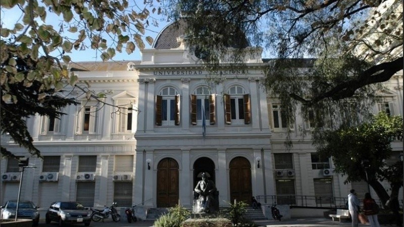 La Universidad Nacional de La Plata.